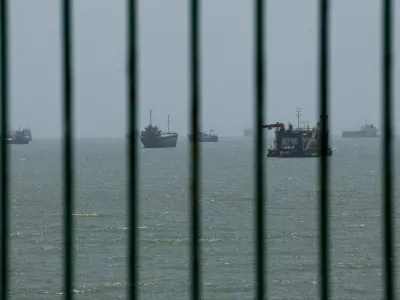 Vessels in the Strait of Hormuz are visible near the beach of Bandar Abbas, Iran, August 26, 2026. Majid Asgaripour/WANA (West Asia News Agency) via REUTERS ATTENTION EDITORS - THIS PICTURE WAS PROVIDED BY A THIRD PARTY. ISRAEL OUT. NO COMMERCIAL OR EDITORIAL SALES IN ISRAEL. NO ACCESS FOR ISRAELI MEDIA. NO USE BBC PERSIAN. NO USE VOA PERSIAN. NO USE MANOTO. NO USE IRAN INTERNATIONAL. NO USE RADIO FARDA. DIGITAL: NO USE BBC PERSIAN. NO USE VOA PERSIAN. NO USE MANOTO. NO USE IRAN INTERNATIONAL. NO USE RADIO FARDA. REFILE - QUALITY REPEAT.   TPX IMAGES OF THE DAY