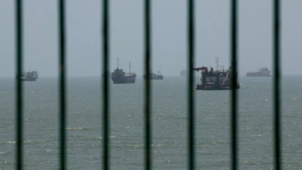 Vessels in the Strait of Hormuz are visible near the beach of Bandar Abbas, Iran, August 26, 2026. Majid Asgaripour/WANA (West Asia News Agency) via REUTERS ATTENTION EDITORS - THIS PICTURE WAS PROVIDED BY A THIRD PARTY. ISRAEL OUT. NO COMMERCIAL OR EDITORIAL SALES IN ISRAEL. NO ACCESS FOR ISRAELI MEDIA. NO USE BBC PERSIAN. NO USE VOA PERSIAN. NO USE MANOTO. NO USE IRAN INTERNATIONAL. NO USE RADIO FARDA. DIGITAL: NO USE BBC PERSIAN. NO USE VOA PERSIAN. NO USE MANOTO. NO USE IRAN INTERNATIONAL. NO USE RADIO FARDA. REFILE - QUALITY REPEAT.   TPX IMAGES OF THE DAY