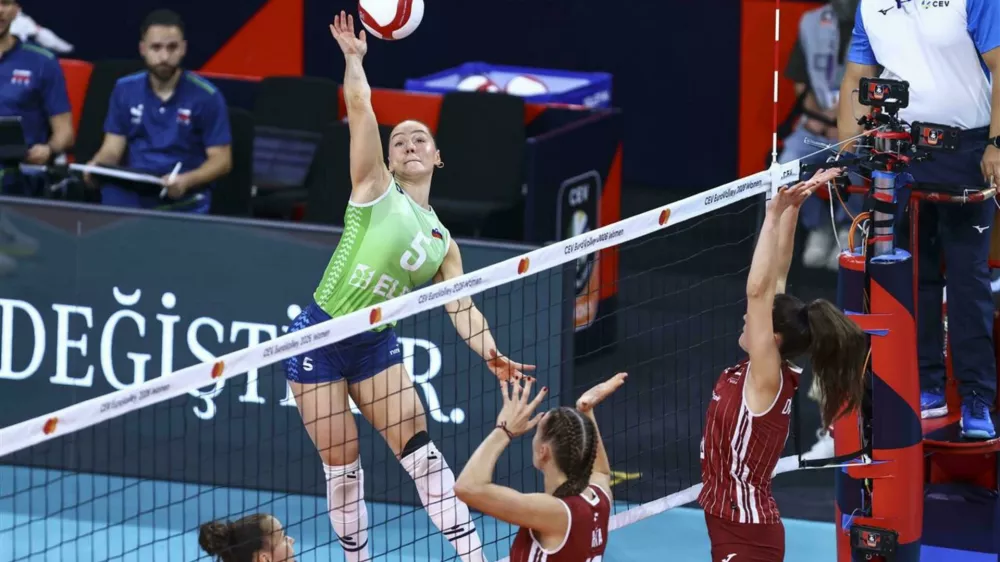 Lorena Lorber Fijok.Slovenska zenska odbojkarska reprezentanca
