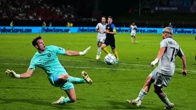 Cristian Martinez je mojstrsko zaključil protinapad in žogo s prefinjenim dotikom spravil preko Lebana. Foto: Nik Erik Neubauer