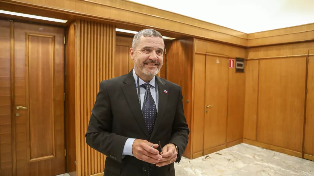 Tone Kajzer2.6.2026 - predstavitev kandidata za ministra za zunanje in evropske zadeve Toneta Kajzerja pred pristojnima odboroma DZFoto: Luka Cjuha