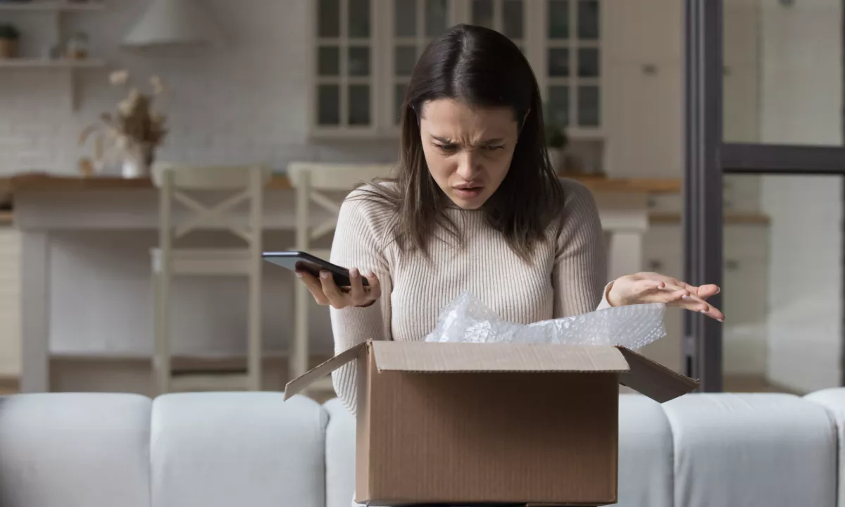 Kdo odgovarja, če se paket med dostavo izgubi ali poškoduje?