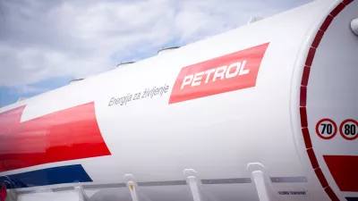 Koper, Sermin.Terminal instalacija Sermin, Petrolovo skladisce naftnih derivatov.Petrolova cisterna.