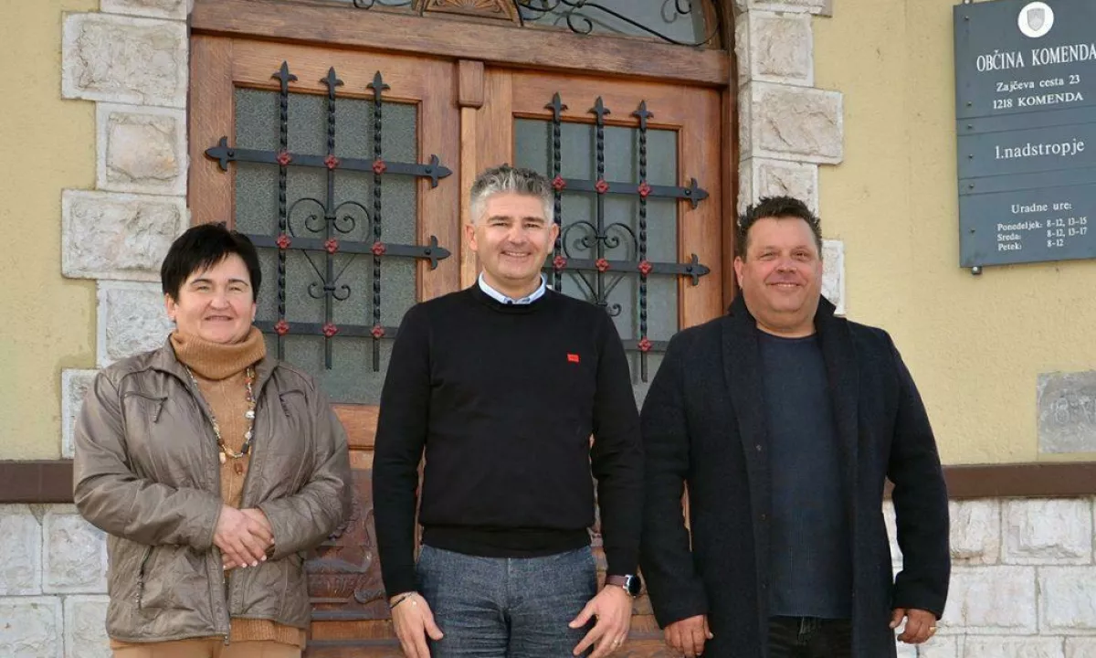 Kako je župan Komende odpustil podžupanjo