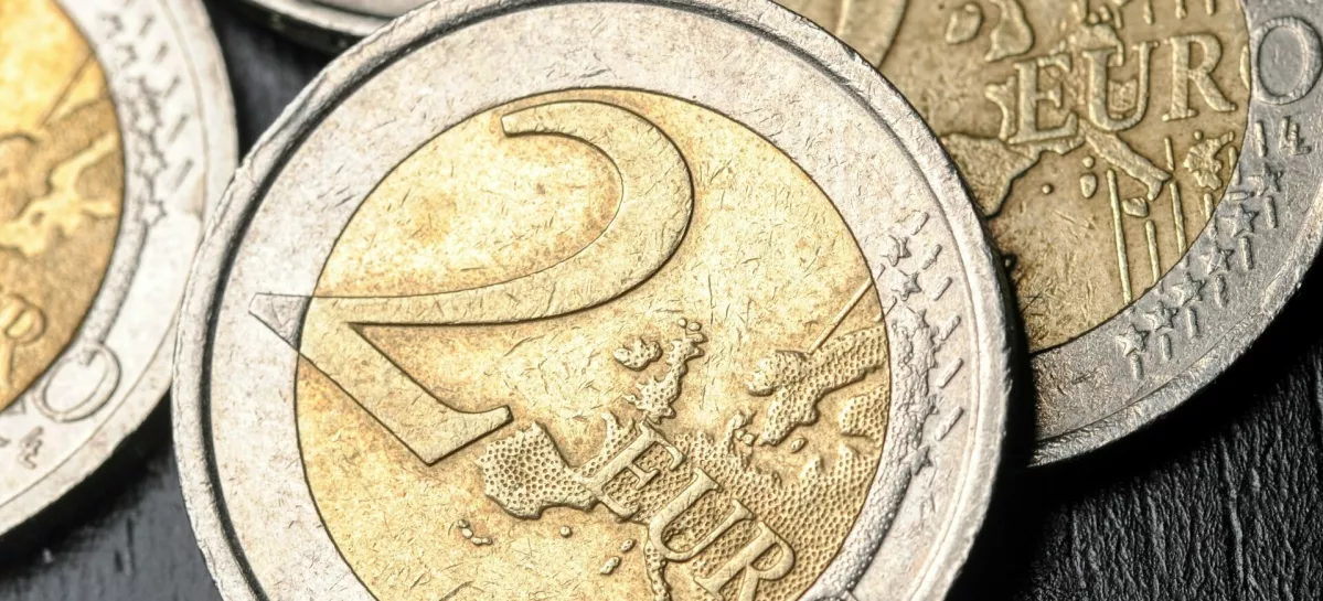 Vredni 2 evra? Nekatere so prodali tudi za 100.000 evrov. Slika je simbolična. / Foto: Istock