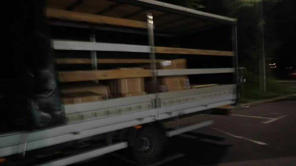 Tovornjakarja iz Romunije so kaznovali zaradi več kr&scaron;itev. 