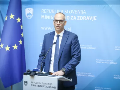 Odprli pipico za ortopede: kar je Golobova vlada omejila, je Jan&scaron;eva odpravila