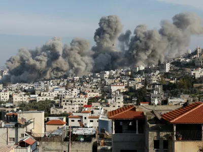 Smoke rises during an Israeli army operation in Jenin, in the Israeli-occupied West Bank, February 2, 2025. REUTERS/Mohammed Torokman