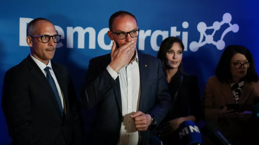 - Tadej Ostrc, predsednik Sveta stranke,- Anže Logar, predsednik stranke,- Eva Irgl, podpredsednica stranke,- 22.03.2026. Volitve v Državni zbor 2026. Volilni &scaron;tab stranke Demokrati Anžeta Logarja.//FOTO: Bojan Velikonja