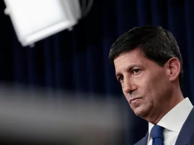 FILE PHOTO: U.S. Federal Reserve Chairman Kevin Warsh holds a press conference following a two-day meeting of the Federal Open Market Committee (FOMC), as the Federal Reserve holds interest rates steady, at the Federal Reserve, in Washington, D.C., U.S. July 29, 2026. REUTERS/Evelyn Hockstein/File Photo