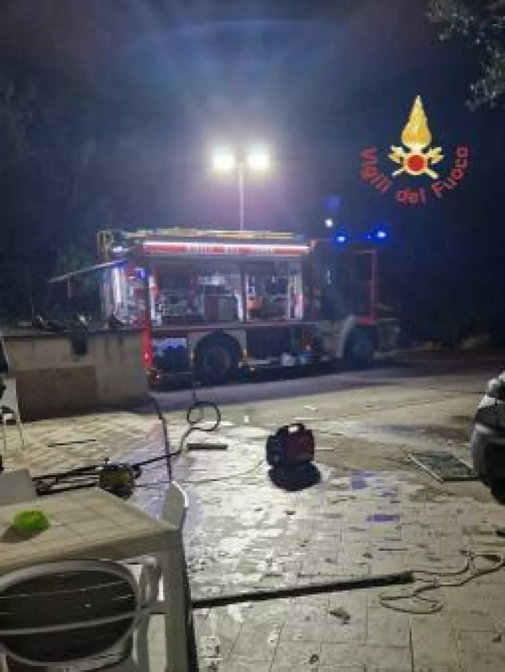 V eksploziji v turističnim apartmaju v Miletu so se hudo po&scaron;kodovali trije člani slovenske družine. Mo&scaron;ki je nekaj dni kasneje umrl.