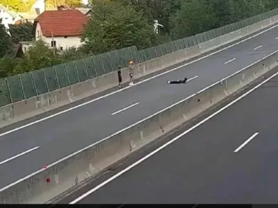 Smrtonosna vožnja v napačno smer za v&scaron;ečke in sledilce