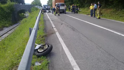 nesreča motorista pri Velikih Laščah