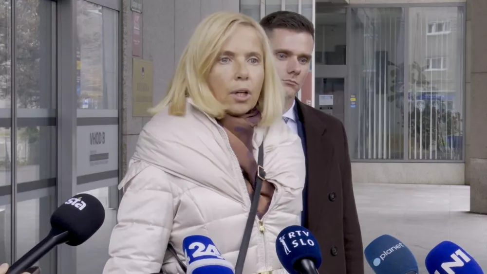 Ljubljana, KPK.Izjava nekdanje ministrice Tatjane Bobnar po pricanju na Komisiji za preprecevanje korupcije v zvezi z domnevnimi pritiski premierja na policijo.Foto: STA