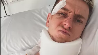Tadej Pogačar se je oglasil iz bolni&scaron;nične postelje z borbenim sporočilom, potem ko je v soboto na 8. etapi Dirke po &Scaron;paniji utrpel hude po&scaron;kodbe pri padcu.