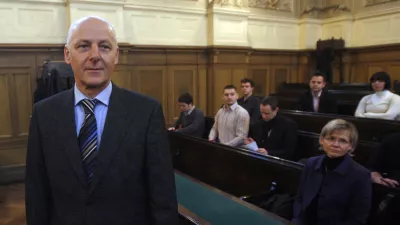 soobtoženi Ivan Črnkovič in solastnica Rotisa in žena obtoženega Ivana Črnkoviča Marija Badovinac- sojenje zaradi domnevne vpletenosti v tako imenovano afero PATRIA - predsedniku SDS Janezu Jan&scaron;i, brigadirju Tonetu Krkoviču, nekdanjemu direktorju HSE Jožetu Zagožnu, direktorju Rotisa Ivanu Črnkoviču in poslovnežu Walterju Wolfu zaradi kaznivih dejanj sprejemanja daril oziroma poskusa sprejemanja daril za nezakonito posredovanje v postopku izbora in nakupa 135 finskih oklepnikov Patria.//FOTO: Bojan Velikonja