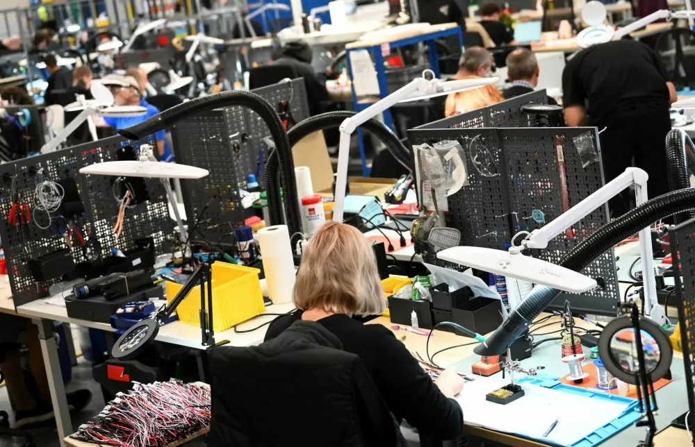 Workers manufacture and assemble drones at a Quantum Systems facility in Germany, August 25, 2026. REUTERS/Fariha Farooqui