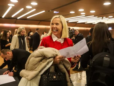 - Tatjana Bobnar, biv&scaron;a ministrica za notranje zadeve,17.12.2024. Repriza premiere filma Babica gre na jug režiserja Vinci Vogue Anžlovarja n vpis v žalno knjigo ob njegovi smrti.//FOTO: Bojan Velikonja