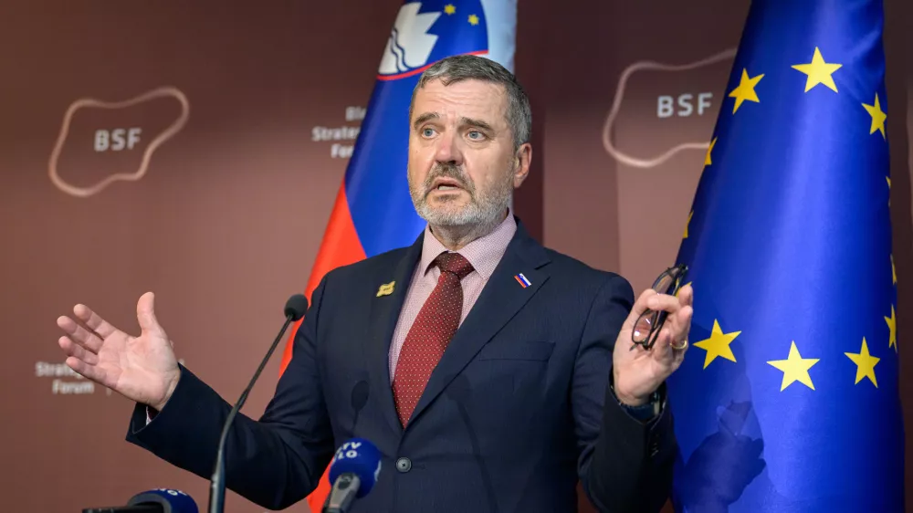 Bled, Rikli Balance HotelBlejski strateski forum 2026.Novinarska konferenca ministra za zunanje in evropske zadeve Toneta Kajzerja.