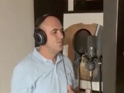 Hrva&scaron;ki poslanec Jospi Dabro je začel snemati album domoljubnih pesmi. F facebook