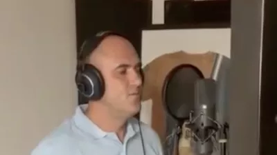 Hrva&scaron;ki poslanec Jospi Dabro je začel snemati album domoljubnih pesmi. F facebook