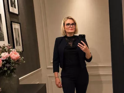 Hrva&scaron;ka vplivnica Kristina Kovačević Hitrec, avtorica priljubljene facebookove strani Mamin blog, se je poslovila pri komaj 38 letih. F facebook