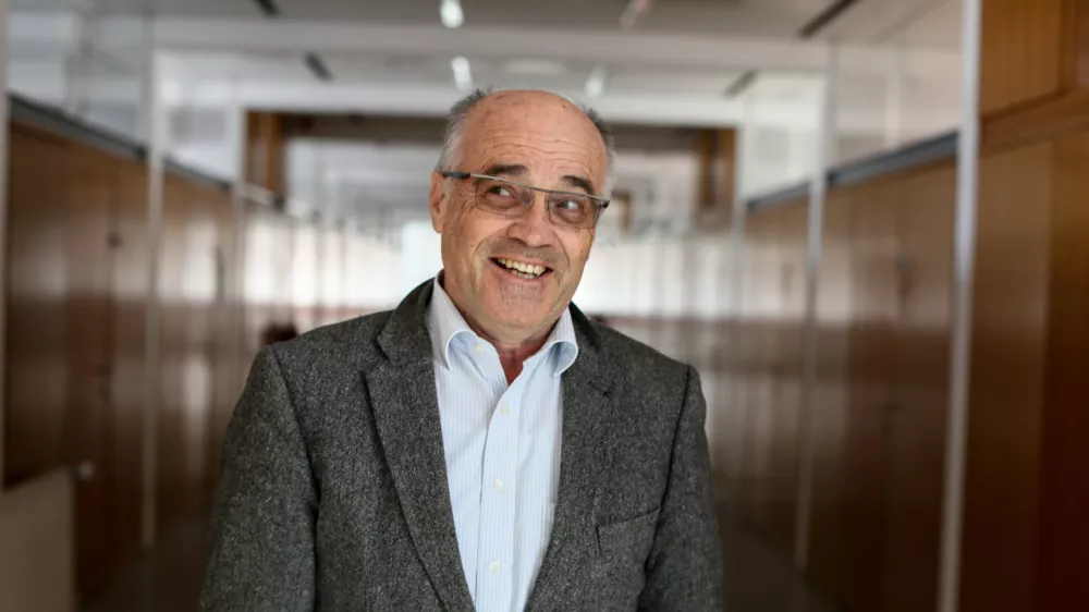 - 03.04.2018 - red. prof. dr. Bogomir Kovač, ekonomist - redni profesor na Ekonomski fakulteti v Ljubljani - //FOTO: Luka Cjuha.