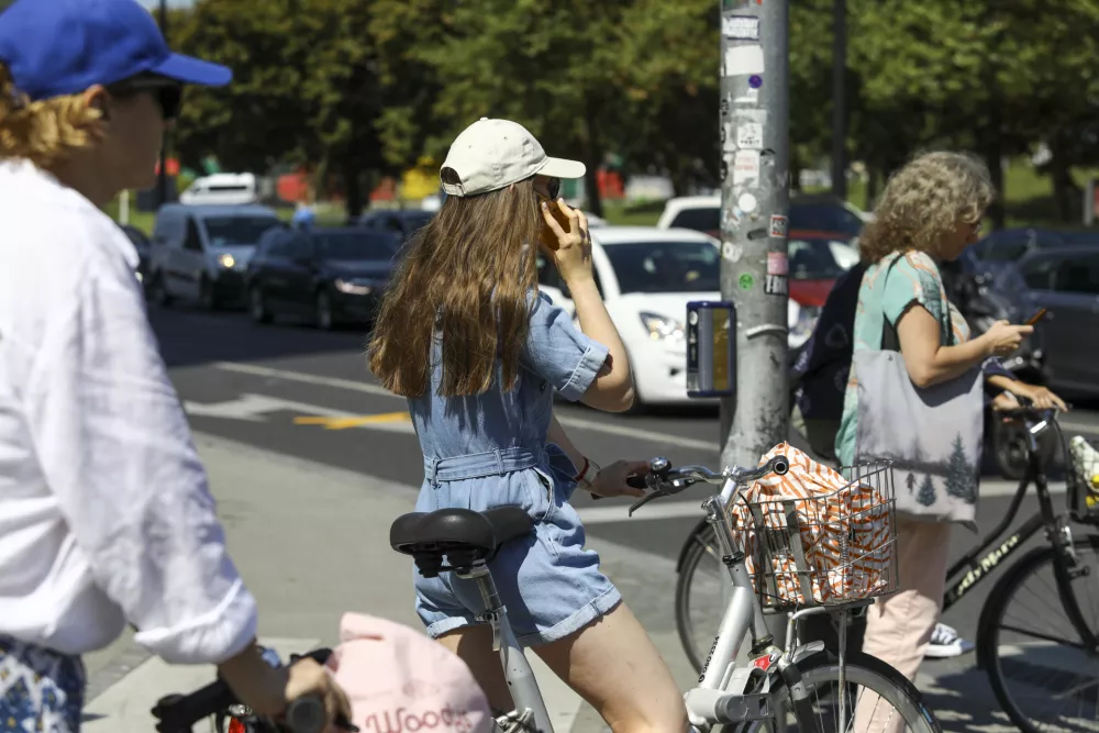 26.8.2026 - Promet - prometna varnost - varnost v prometu - telefon - telefoniranjeFoto: Luka Cjuha