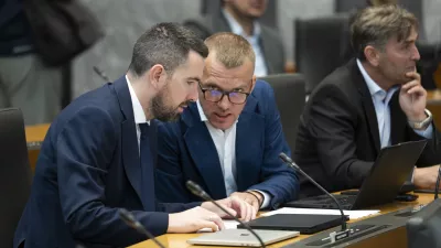 stranka ResnicaBoris Mijić15.06.2026 Državni zbor - parlament - Izredna seja DZ, na kateri bodo odločali o spremembah zakona o lokalnih volitvah ter obravnavali mandatno-volilne zadeve, v okviru katerih bi DZ potrdil mandata nadomestnima poslankamafoto: Nik Erik Neubauer
