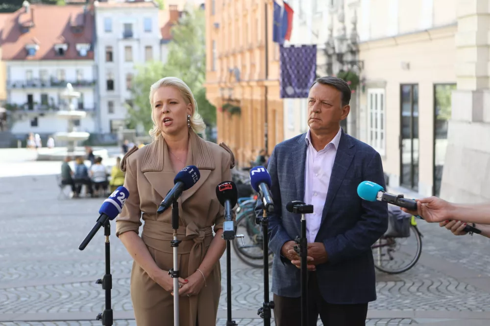 2.9.2026 - mag. Ur&scaron;ka Klakočar Zupančič in dr. Anton Rop - izjava za medije pred jesenskimi volitvamiFoto: Luka Cjuha