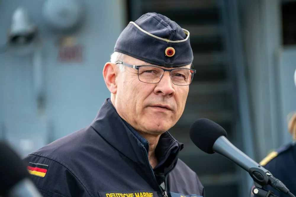 2ik. Pressetermin bei der Deutschen Marine mit dem Schwerpunkt Minenabwehr. Der Inspekteur der Marine, Vizeadmiral Jan Christian Kaack und die Kommandeurin des 3. Minensuchgeschwaders, Fregattenkapit&auml;n Inka von Puttkamer stellen die F&auml;higkeiten und die besondere Bedeutung der Minenabwehrkr&auml;fte und deren Einsatzm&ouml;glichkeiten vor. Kiel Schleswig-Holstein Deutschland *** 23 04 2026, Kiel, Wik naval base Press event at the German Navy with a focus on mine defense The Inspector of the Navy, Vice Admiral Jan Christian Kaack and the commander of the 3 Minesweeper Squadron, Frigate Captain Inka von Puttkamer present the capabilities and special significance of the mine defense forces and their possible uses,Image: 1093813986, License: Rights-managed, Restrictions: imago is entitled to issue a simple usage license at the time of provision. Personality and trademark rights as well as copyright laws regarding art-works shown must be observed. Commercial use at your own risk., Model Release: no 3.04.2026, Kiel, Marinest&uuml;tzpunkt W