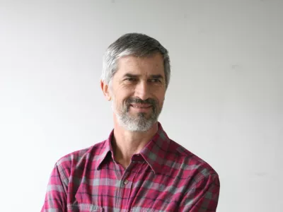 Andrej Velkavrh, meteorolog - vremenoslovec in dolgoletni televizijski napovedovalec vremena, prognostik v Uradu za meteorologijo pri ARSO - Agencija RS za okolje, kolumnist- Dnevnik 2016 - portreti za komentarje in kolumne - kolumnisti - novinarji//FOTO: Toma? Skale