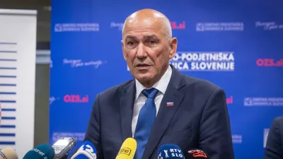 Ljubljana, Hotel Mons.Forum obrti in podjetnistva v organizaciji Obrtno-podjetniske zbornice Slovenije, na katerem so vladi predstavili kljucne zahteve, povezane v strategijo razvoja malega gospodarstva 2026-2030.Predsednik vlade Janez Jansa.