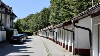 Edina zaščita pred hrupom: Razburjeni stanovalci proti podiranju dreves ob avtocesti