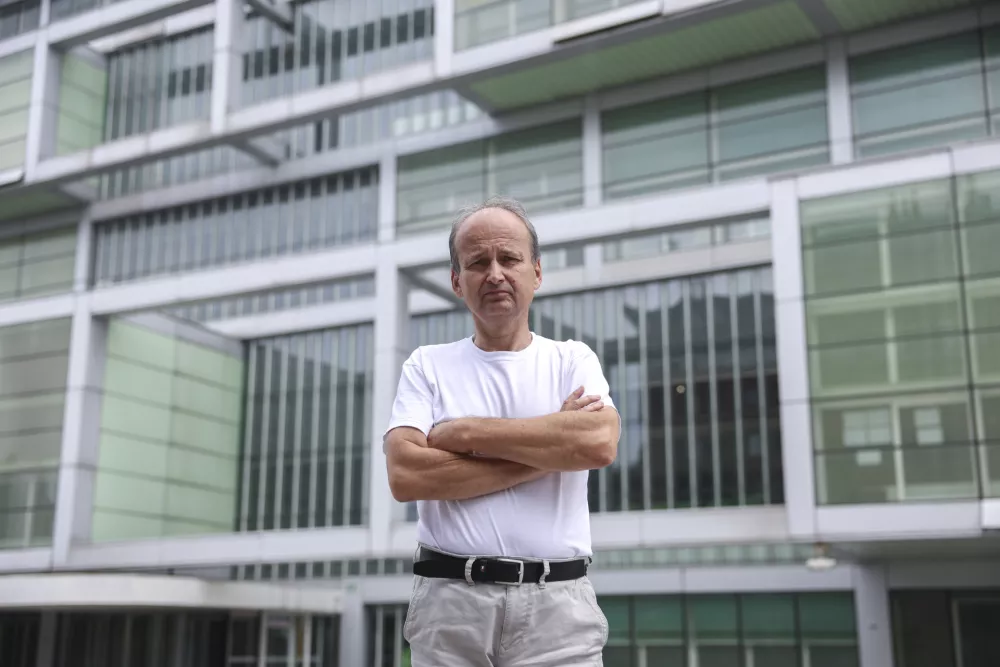 - 08.07.2024 - Gregor Ficko, &scaron;ef zbornice za gradbeni&scaron;tvo pri GZS  //FOTO: Jaka GasarOPOMBA: ZA OBJEKTIV - INTERVJU