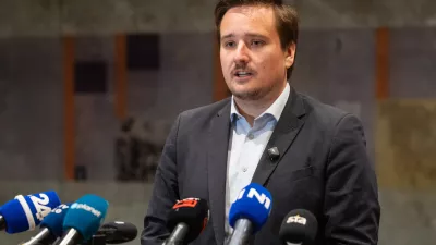 Ljubljana, DZ.Izjava poslanske skupine Svoboda o nacrtih vlade za ustanovitev nacionalnega demografskega sklada.Poslanec Svobode Lenart Zavbi.