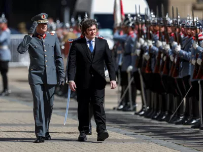 Argentina's President Javier Milei inspects the honor guard before a meeting with Chile's President Jose Antonio Kast at La Moneda Palace in Santiago, Chile, September 3, 2026. REUTERS/Pablo Sanhueza