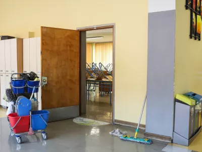 Sodi&scaron;če po izključitvi dijaka: Občutek ogroženosti ni dokaz konkretne nevarnosti