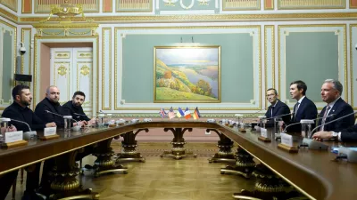 Ukraine's President Volodymyr Zelenskiy, Jared Kushner, U.S. President Donald Trump's son-in-law, and U.S. Special Envoy Steve Witkoff, representatives of Britain, France and Germany, attend a meeting, amid Russia's attack on Ukraine, in Kyiv, Ukraine, September 6, 2026. REUTERS/Valentyn Ogirenko