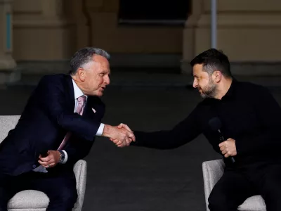 Ukraine's President Volodymyr Zelenskiy and U.S. Special Envoy Steve Witkoff shake hands after a joint news conference with Jared Kushner, U.S. President Donald Trump's son-in-law (not pictured), amid Russia's attack on Ukraine, in Kyiv, Ukraine September 6, 2026. REUTERS/Valentyn Ogirenko