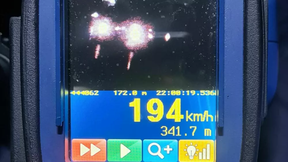Po &scaron;tajerski avtocesti je vozil s hitrostjo 194 kilometrov na uro. 