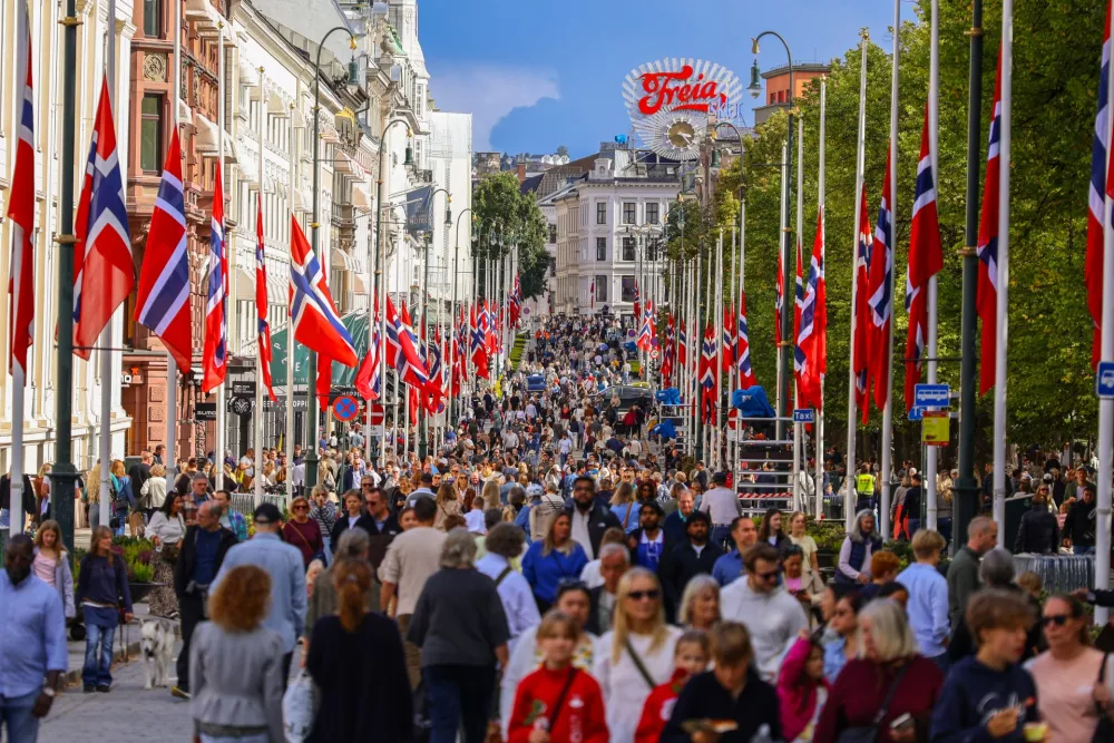 Norwegian flags at half-mast after the death of King Harald V in Karl Johans gate in Oslo, Saturday, Sept. 5, 2026. (Orn E. Borgen/NTB via AP)