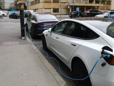 14.11.2024 - simbolična fotografija - električni avto - avto na elekriko - električni pogon - električna polnilnicaFOTO: LUKA CJUHA