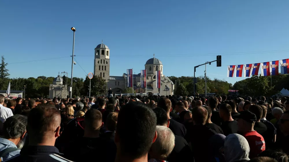 Mourners gather at the Church of St. Luke, where the body of former Bosnian Serb wartime general Ratko Mladic lies in state before burial, in Belgrade, Serbia, September 7, 2026. REUTERS/Zorana Jevtic REFILE - QUALITY REPEAT