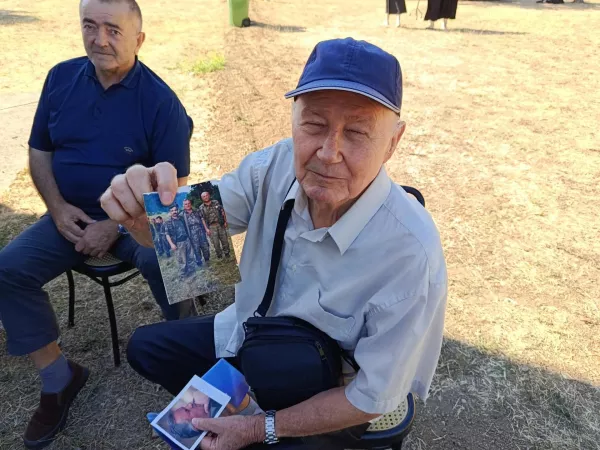 Nedeljko Gredo na pogrebu Mladića