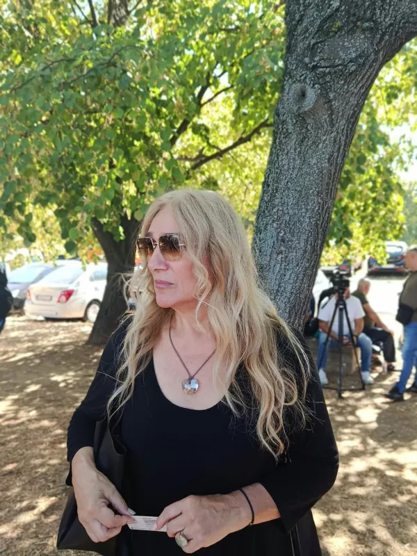 Snežana Teodoropulos na pogrebu Mladića