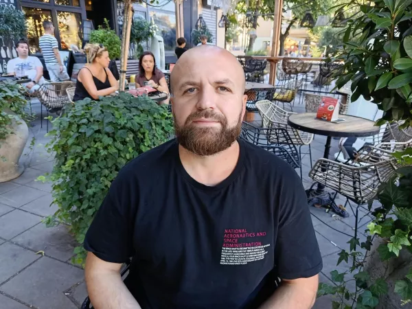 Fahrudin Kladničanin na pogrebu Mladića
