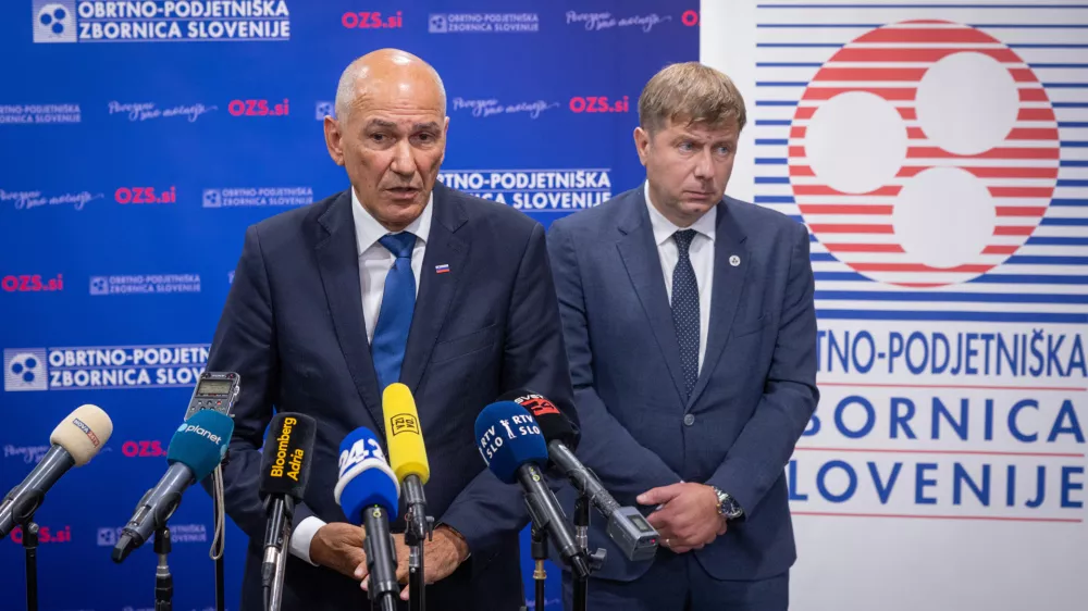 Ljubljana, Hotel Mons.Forum obrti in podjetnistva v organizaciji Obrtno-podjetniske zbornice Slovenije, na katerem so vladi predstavili kljucne zahteve, povezane v strategijo razvoja malega gospodarstva 2026-2030.Predsednik vlade Janez Jansa.