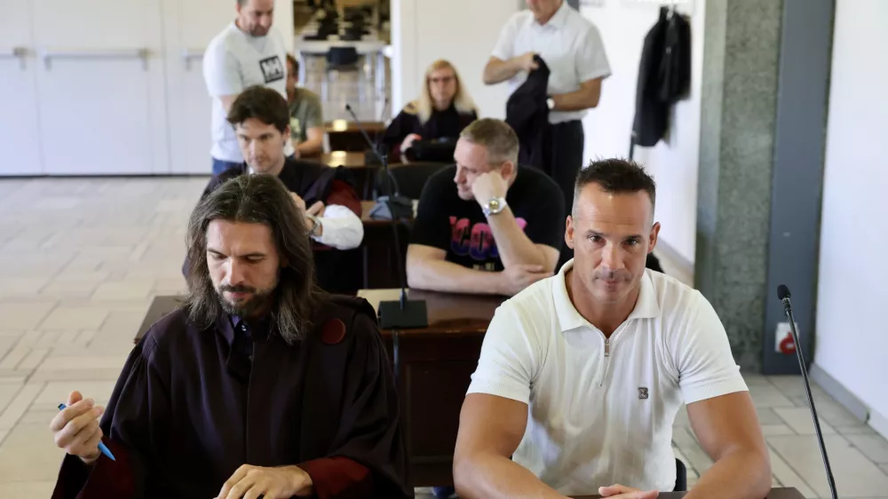 Kokain v ladijskih zabojnikih tihotapili v Koper, sodba je enkrat že padla