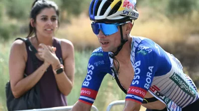 primoz roglic, vuelta, red bull